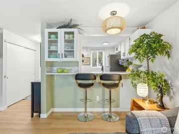 15846 NE Leary Way # 6 201