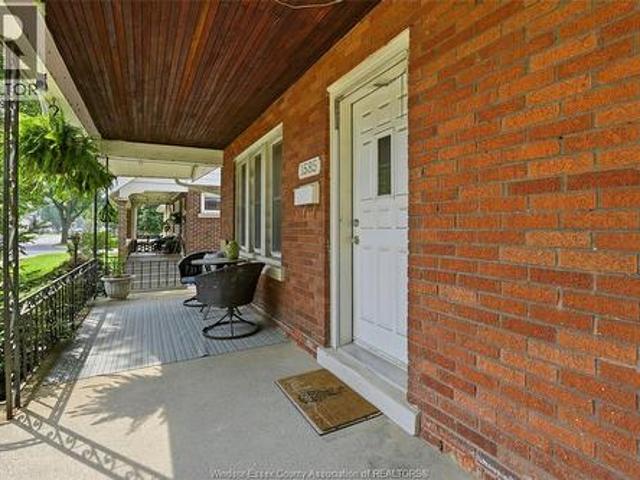 1585 Pillette, Windsor, ON, N8Y 3C3 house for sale | Listing ID 26018 | Royal LePage