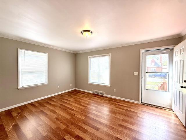 15860 Lexington