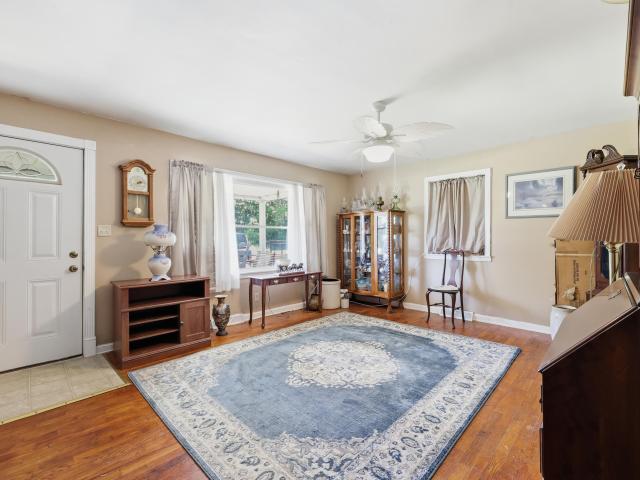 1587 Fairview Road