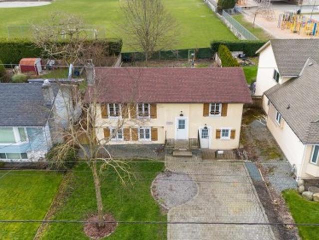 15894 Thrift Avenue, White Rock, BC, V4B 2M8 house for sale | Listing ID R3163 | Royal LePage