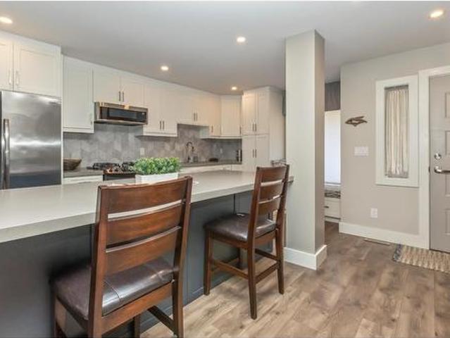 15804 Mcbeth Road, Surrey, BC, V4A 5X3 townhouse for sale | Listing ID R3173 | Royal LePage