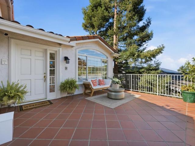 1580 Winding Way