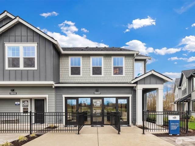 1581 rd Avenue NE