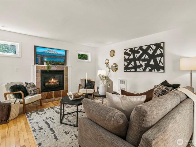158 15th Avenue # B