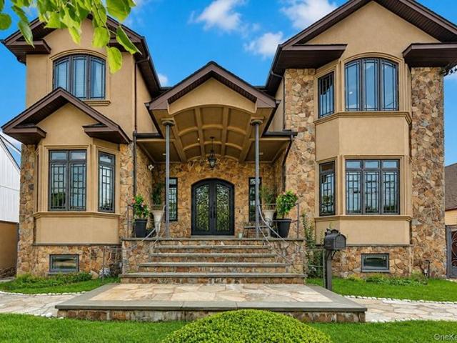 158 4 st, Howard Beach, NY 11414