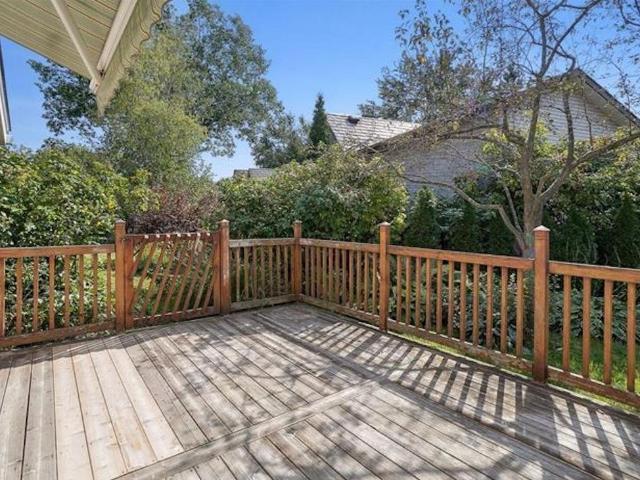 158 Av. Heather Pointe Claire, QC H9R