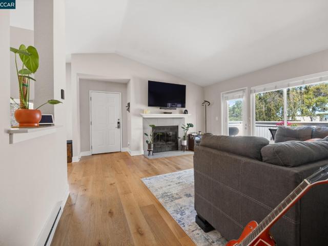 158 Bayside Court