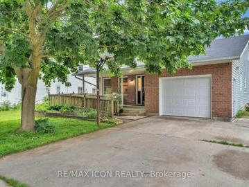 158 Broadway Street, North Middlesex Parkhill, ON, N0M 2K0 house for sale | Listing ID X13443 | Royal LePage