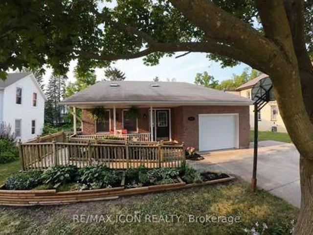 158 Broadway Street, North Middlesex Parkhill, ON, N0M 2K0 house for sale | Listing ID X13613 | Royal LePage