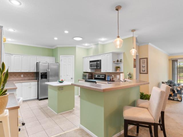 158 Lakeside Crossing Dr