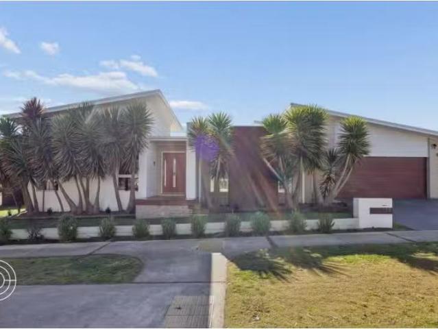 158 Langtree Crescent, Crace House for rent Listed by Client.