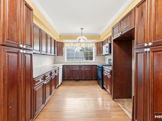 158 Madison Avenue, Dumont, US, NJ