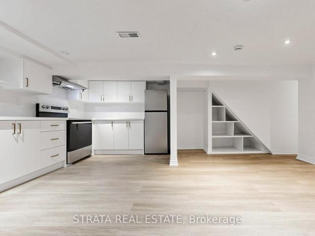 158 Mcroberts Avenue in Toronto: Corso Italia Davenport House for lease Toronto W03: MLS®# W13415976