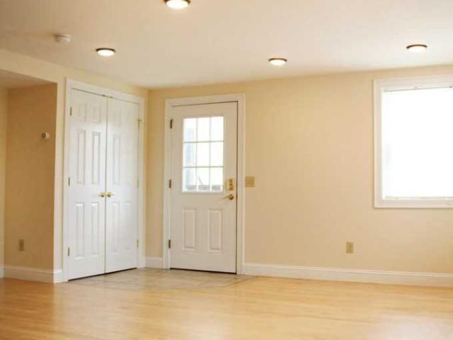 158 North St 3 Bedroom Apartment for Rent at 158 North St, Burlington, VT 05401 Old North End