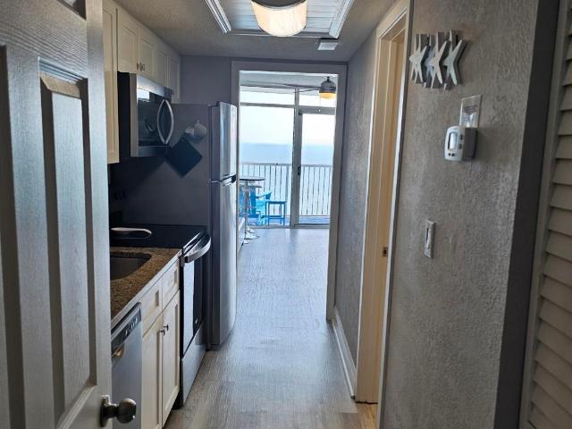 158 Seawatch Dr. 1106