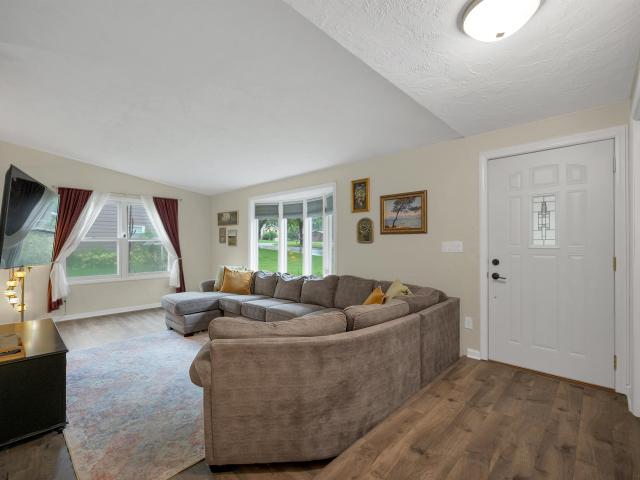 158 winchester way