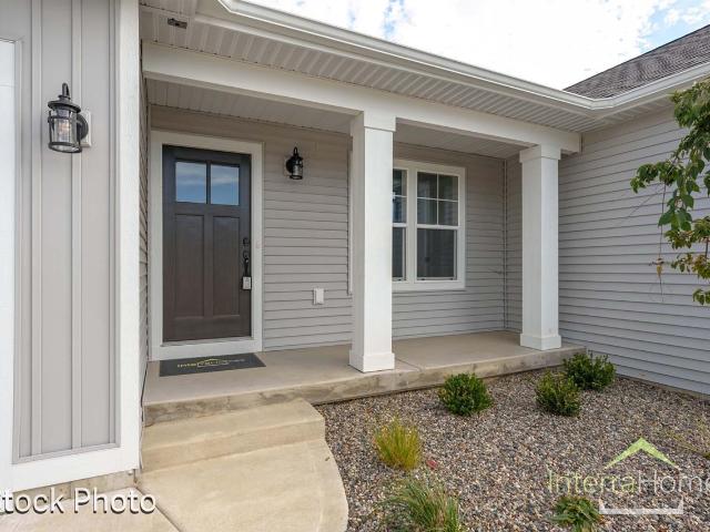1595 N Village Circle