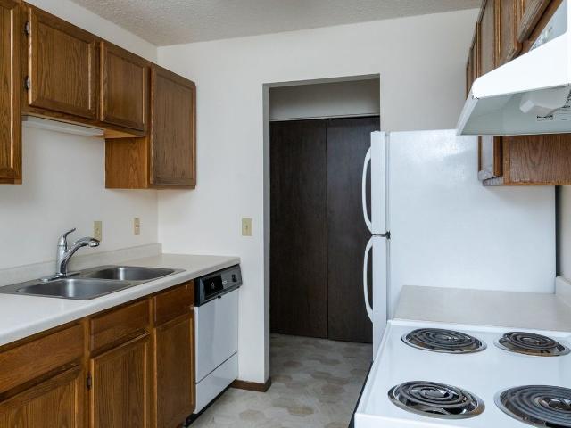 1596 Millpond Court 2 Bedroom Apartment for Rent at 1596 Millpond Ct, Chaska, MN 55318