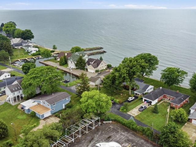 1598 N Edgewater Drive