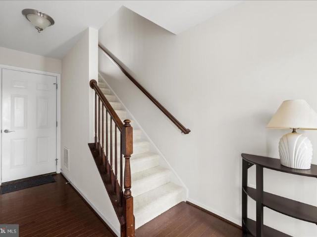 1590 Kinnaird Terrace NE
