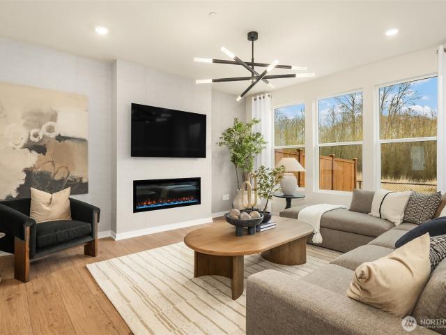 1593 th Drive NE