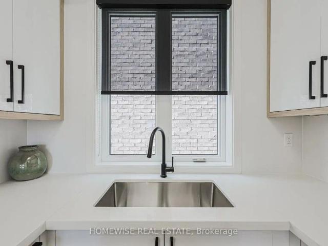 159 Locksley Avenue — 2 Bed 2 Bath Modern Apartment