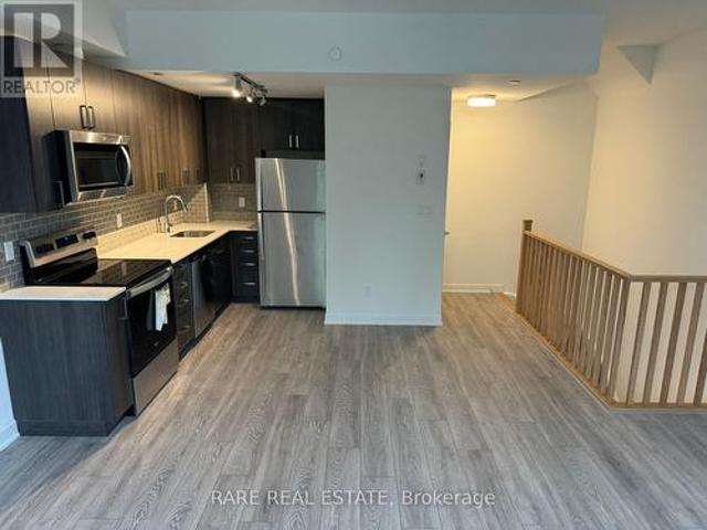 15 4045 Hickory Drive, Mississauga, ON, L4W 0G6 townhouse for lease | Listing ID W13570 | Royal LePage
