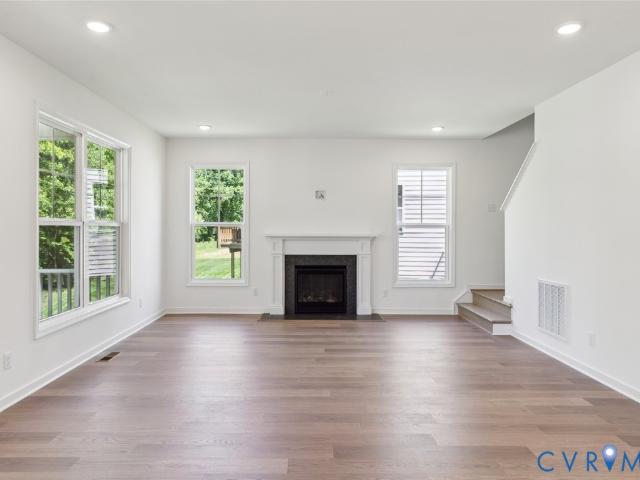 15 42 B Maidens Road