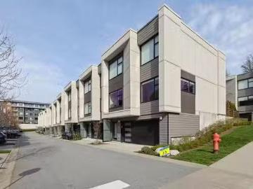 15 602 Lile Drive, North Vancouver, BC, V7G 0B3 Luxury Townh.