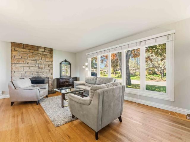 15 15 ULLSWATER Drive, K2H 5H3, Ontario