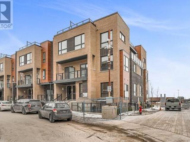15 20 Lytham Green Circle, Newmarket, ON, L3Y 0H4 townhouse for lease | Listing ID N13620 | Royal LePage