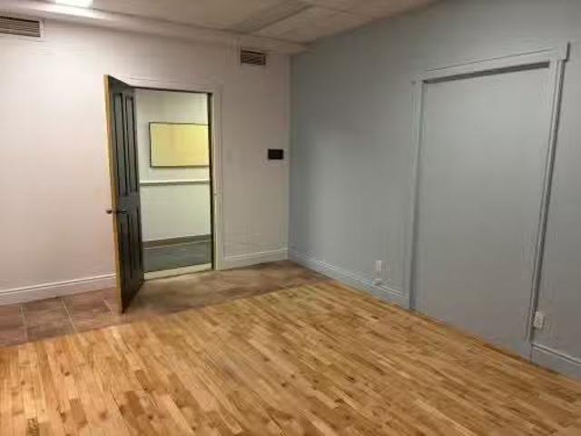 15 236 Rue Parent, Saint Jérôme, QC, J7Z 1Z7 commercial for.