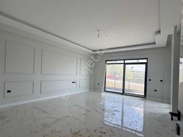 15 Temmuz Camili Site İçinde Doğa Ve Şehir Manzaralı Villa