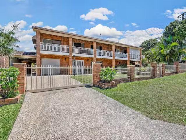 15 Teewah Street, party Beach, QLD 4551