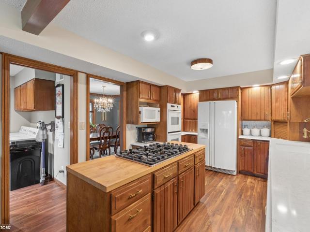 15 Timberlane Dr