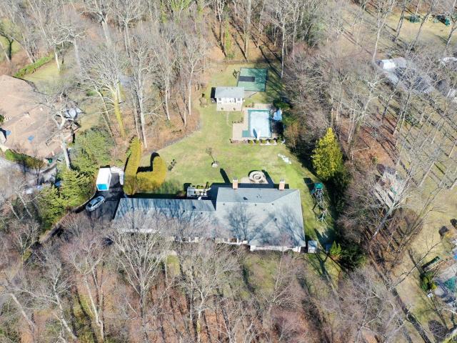 15 Tiber Rd, Oyster Bay Cove, NY 11791 | MLS #1022