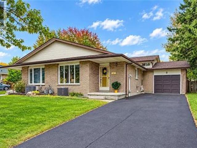 15 Uxbridge Crescent, Kitchener, ON, N2E 2S2 house for sale | Listing ID 40868 | Royal LePage