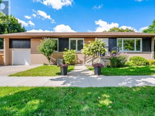 15 Velma Drive, Toronto, ON, M8Z 2N2 house for sale | Listing ID W13757 | Royal LePage