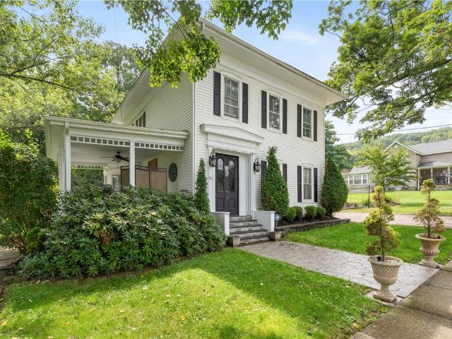 15 W Academy Street