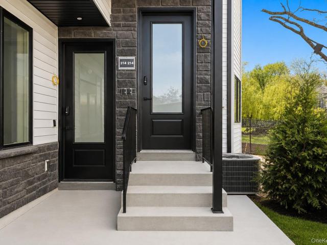 15 Warren Court 314