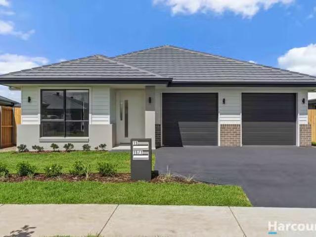 15 Wattawan Crescent, Anambah, NSW 2320 House for Rent