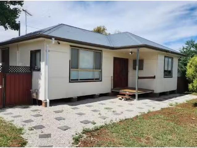 15 Wattle Street, Dubbo House for rent Listed by Holly Simpso.