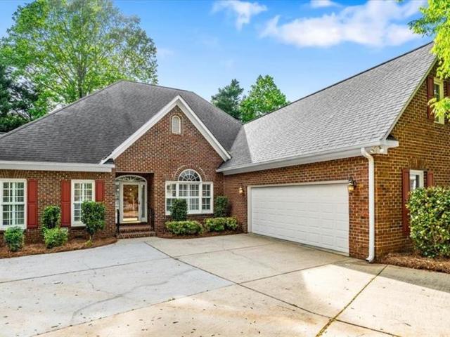 15 Waxwing Cove