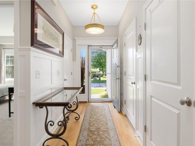 15 West Glen Lane
