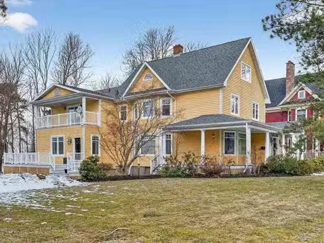 15 Whitney Avenue, Sydney, NS, B1P 4Z6 house for sale Listi.