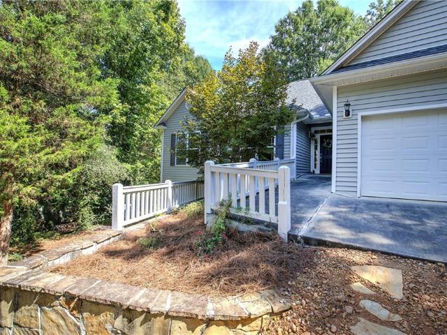 15 Willow Wood Lane NW