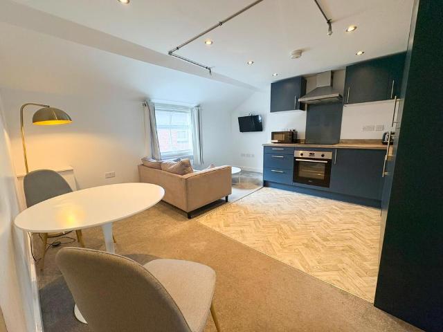 15 wood street, bolton BL1 1 bed apartment to rent £800 pcm £185 pw