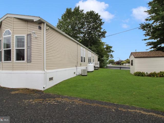 15 Woodland Lane