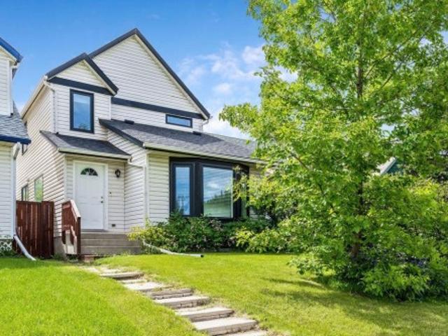 15 Woodmont Green Sw, Calgary, AB, T2W 4Z3 house for sale | Listing ID A2321 | Royal LePage